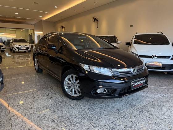 HONDA CIVIC 1.8 LXS 16V FLEX 4P AUTOMÁTICO HONDA CIVIC 1.8 LXS 16V FLEX 4P AUTOMÁTICO